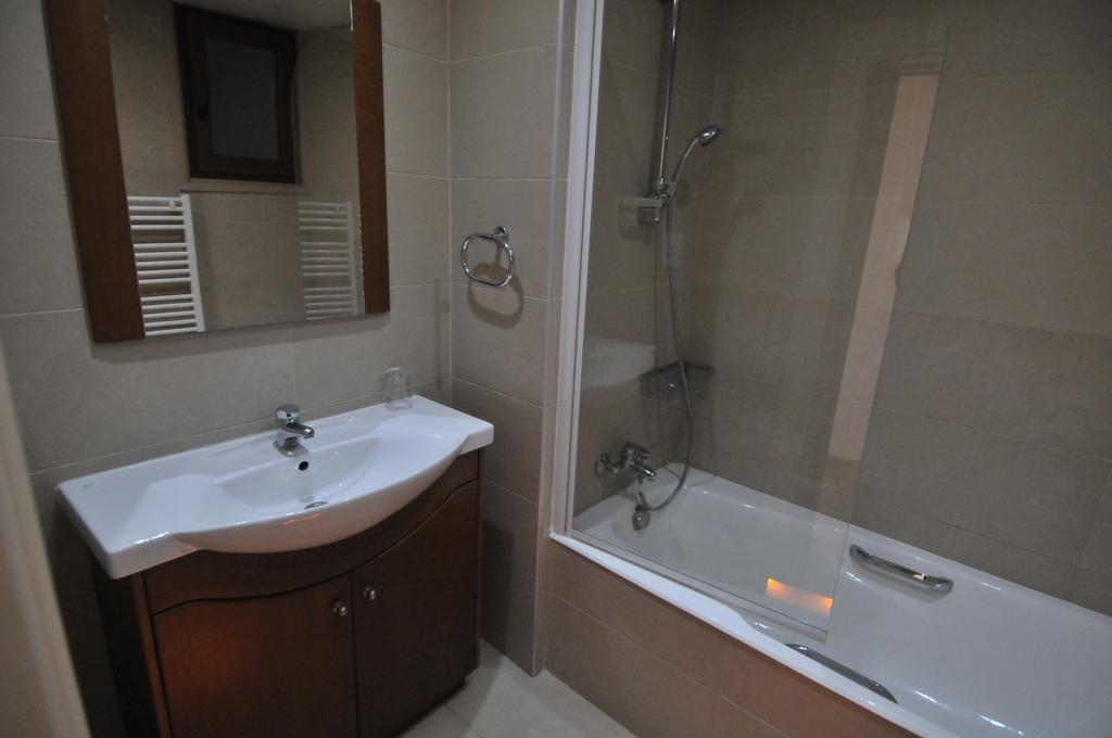 Ithaki Phinikoudes Apartment No. 102 Larnaca Oda fotoğraf