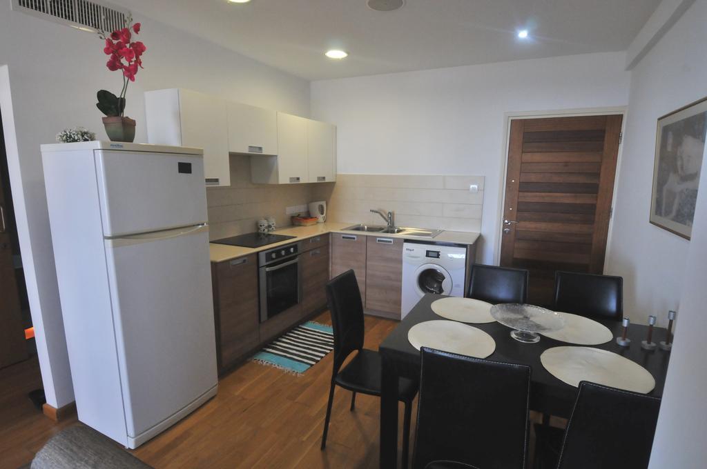 Ithaki Phinikoudes Apartment No. 102 Larnaca Oda fotoğraf